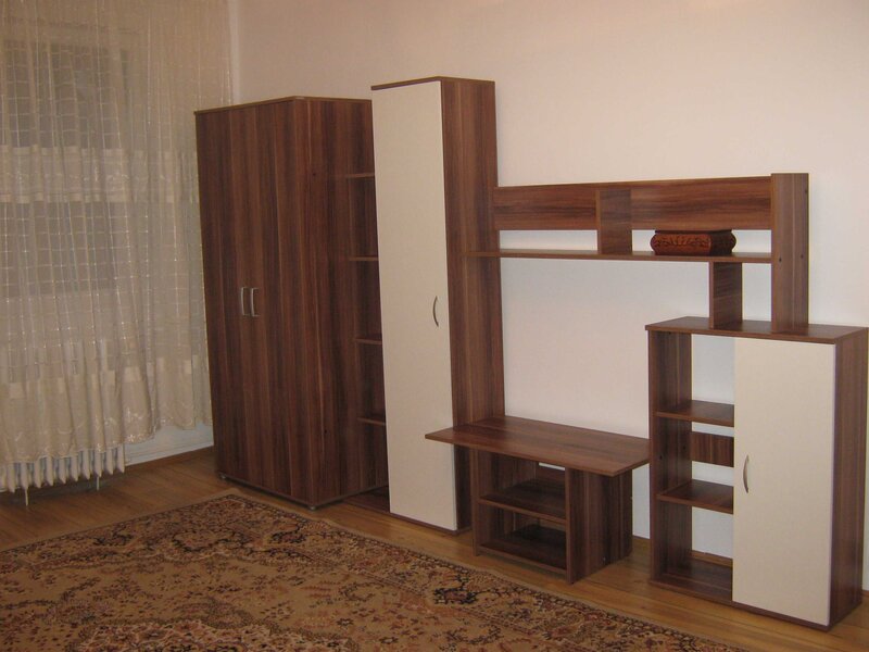 Giulesti, Basarab, str. Nicolae Oncescu, bloc din 1984